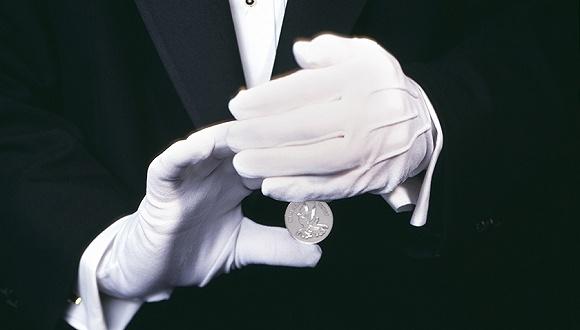 如何拿到12.88亿现金？前北大校长之子的套现腾挪术