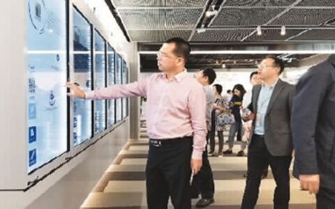 成都借论坛展示高新区致力精准服务和创业对接