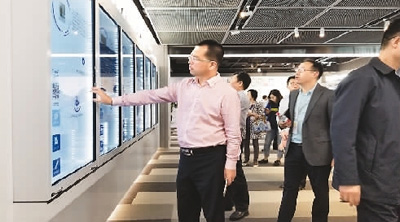 成都借论坛展示高新区致力精准服务和创业对接