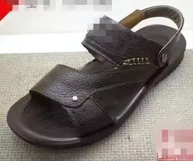 程序员夏天穿格子衫，冬天穿什么？答案扎心了哈哈哈哈哈