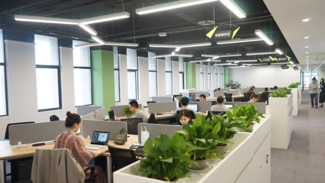 免费创业工位已准备好，速来申请！