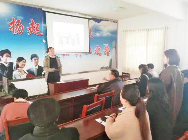 临漳：企业培训交流为创业者送“宝”