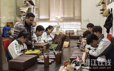 创新创业贯穿教学始终 学生还没毕业就月入过万