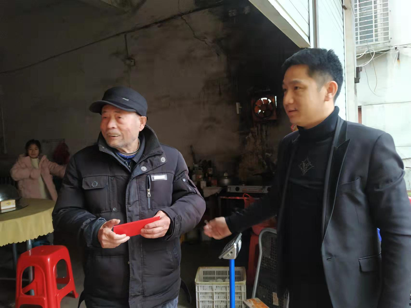 记江西省崇仁县退役士兵杨良裕返乡创业的事