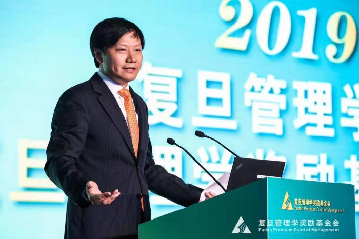 雷军谈小米管理经验：创业初期提出去管理、去KPI、去title