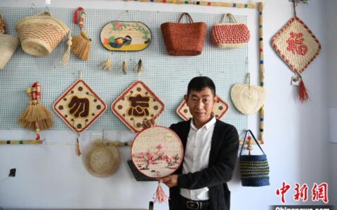 长春草编达人用玉米叶编出新生活 绿色创业获热捧
