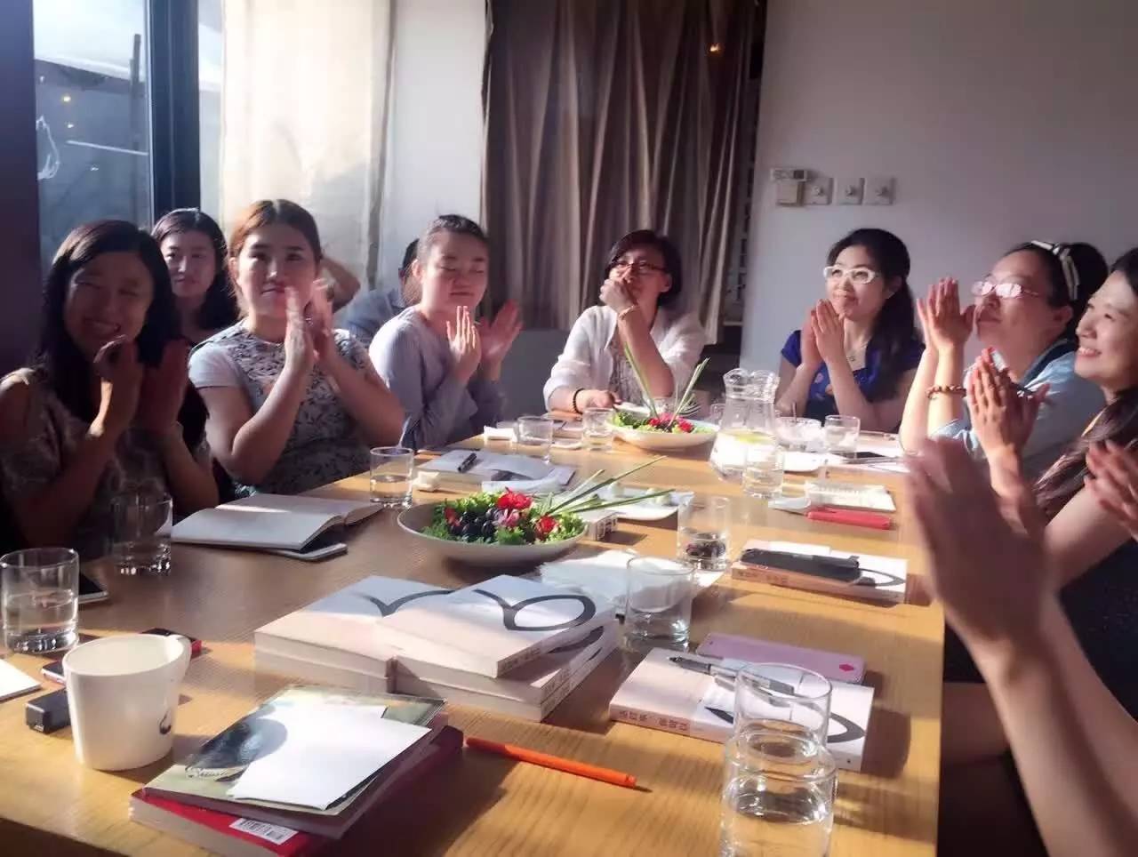 她从赔100万到400家店连锁，她用创业＋10年咨询经验详解如何创新