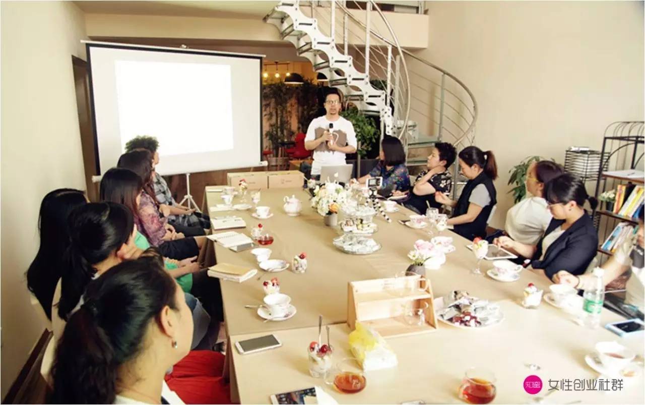 她从赔100万到400家店连锁，她用创业＋10年咨询经验详解如何创新
