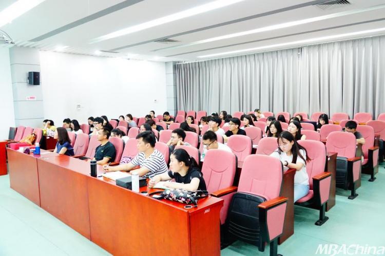 北京物资学院MBA教育中心邀岚山社会基金创始人分享创业经验