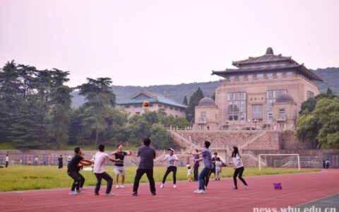 【学生为本】自强创业班：学而优则创