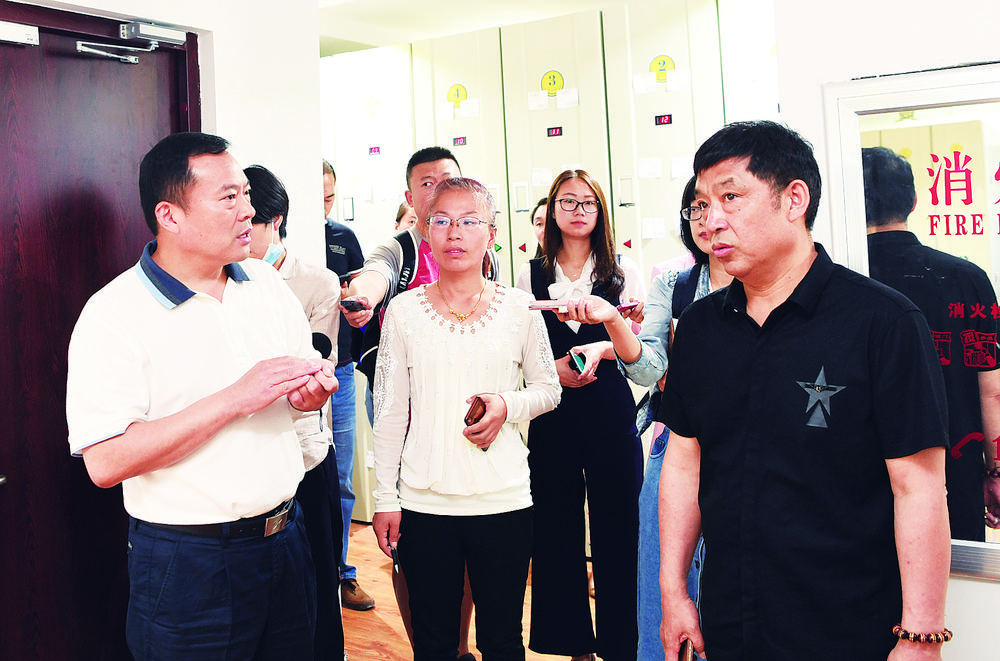 “群众评议团”为就业创业服务“只跑一次”献策