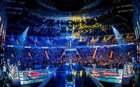 电竞赛场的星光与泪光：那些藏在键盘敲击声里的青春