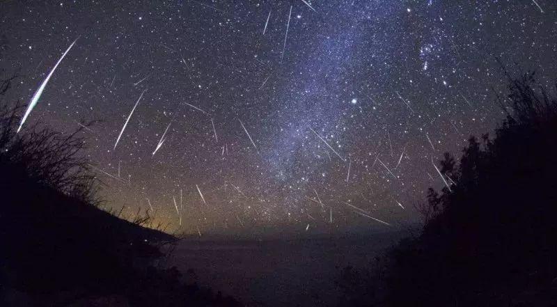 夜空中的天文奇观：那些闪烁的宇宙密码
