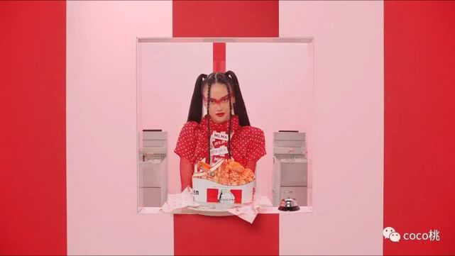 时尚圈那些事儿：穿错袜子也能成潮流？