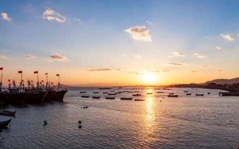 夕阳下的温暖港湾：多样养老图景里的安心日常