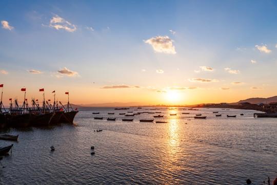 夕阳下的温暖港湾：多样养老图景里的安心日常