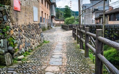 青石板路上的旧时光