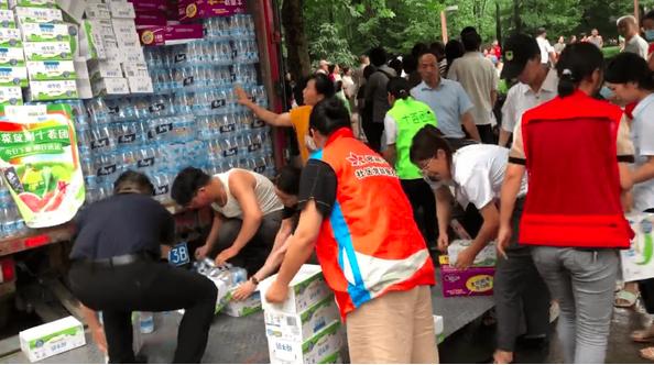 社区团购下半场：家门口的烟火气与新玩法