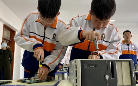职校生凭手艺 “出圈”？这届年轻人的成才路藏着新答案