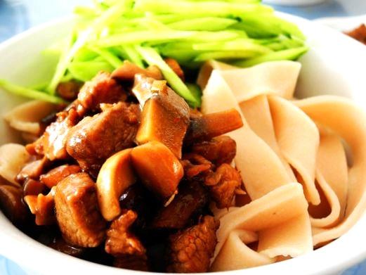 舌尖上的光阴：藏在烟火里的风味记忆