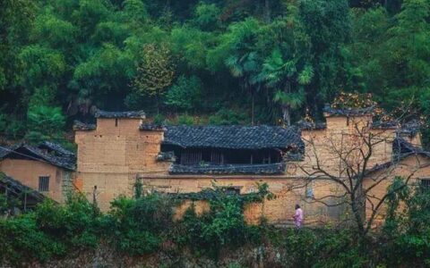 藏在时光褶皱里的旅途：那些不为人知的风景与故事