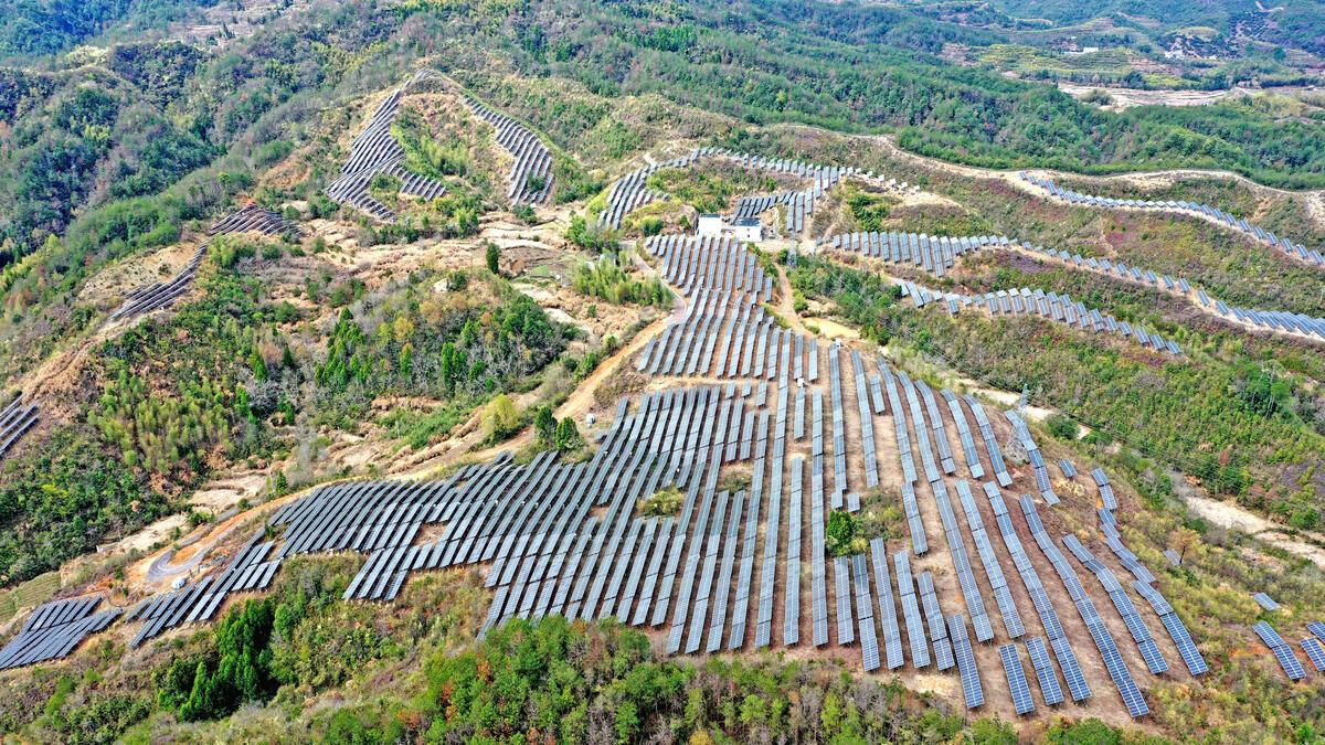 光伏产业：技术革新驱动的能源转型支柱