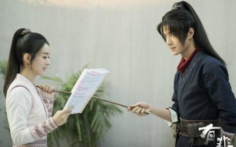 片场里的 “魔法”：一群人的光影狂欢