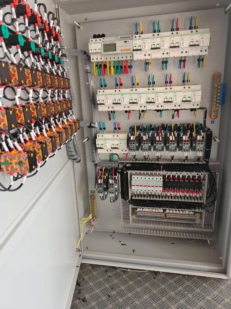 工业变频器电柜内部安装布局与EMC走线