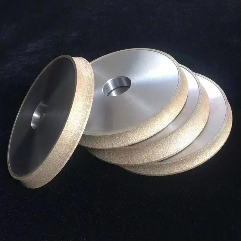 不同材质砂轮磨削淬硬钢表面对比