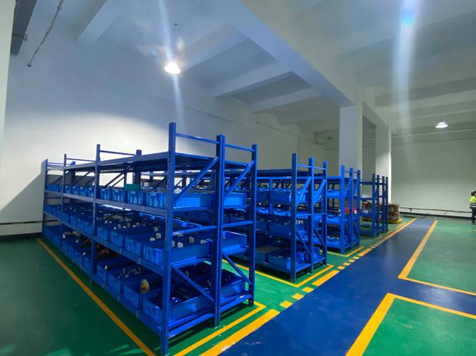 汽配车间半成品堆积与5S现场