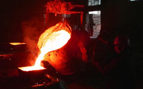 铸造工艺：砂箱里的千年玄机，从青铜礼器到空心涡轮叶片