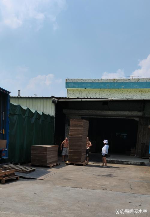 制造车间半成品堆积如山现场照片