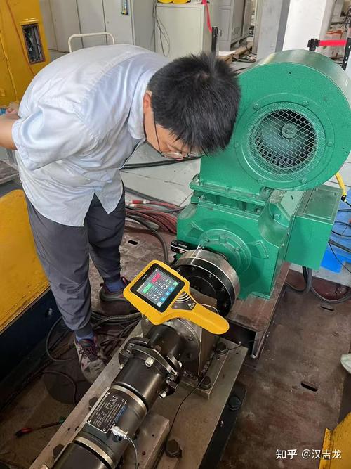 精密减速机联轴器激光对中现场操作