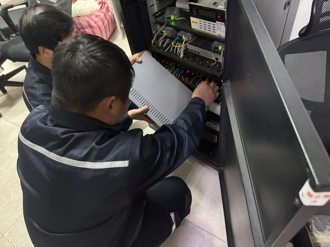 DCS控制室操作员站紧急故障处理实拍