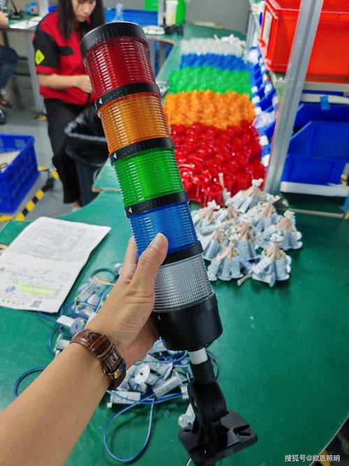 自动化流水线机器人故障停机警示灯