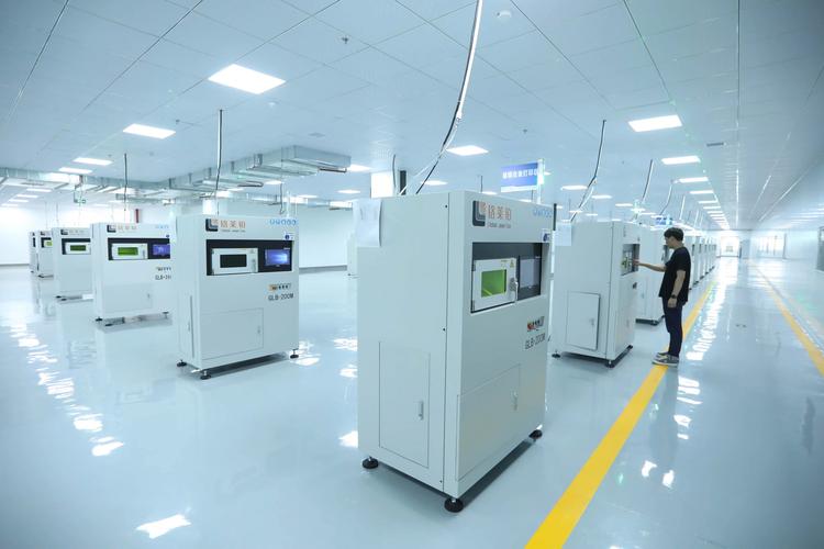 国产金属3D打印机车间内部双激光工作状态