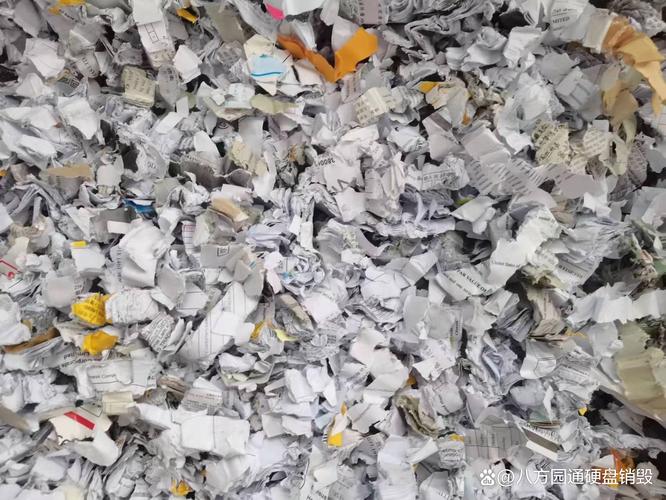 密密麻麻的纸质SOP文件被扔在车间角落积灰 制造业痛点