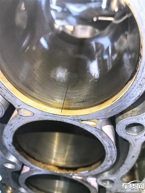 气缸活塞密封圈异常磨损实物特写