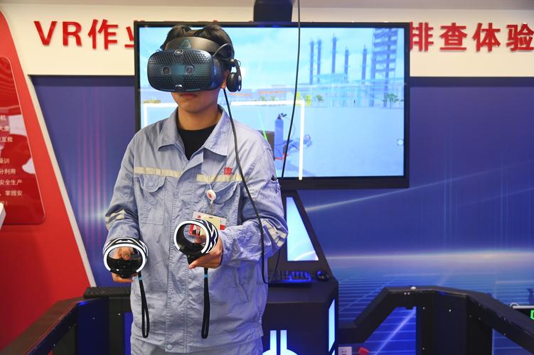 工人佩戴VR头显操作虚拟机床培训