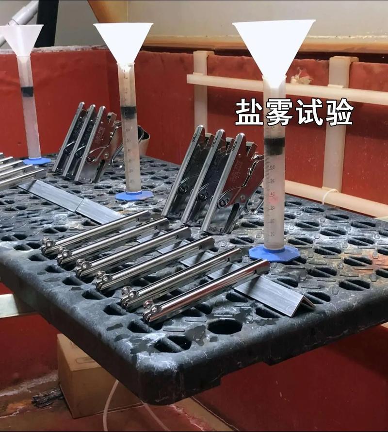 电镀铬活塞杆盐雾测试腐蚀针孔放大图