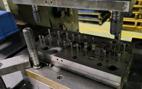 冲压工艺高手进阶：模具间隙与回弹控制，真是磨人的小妖精