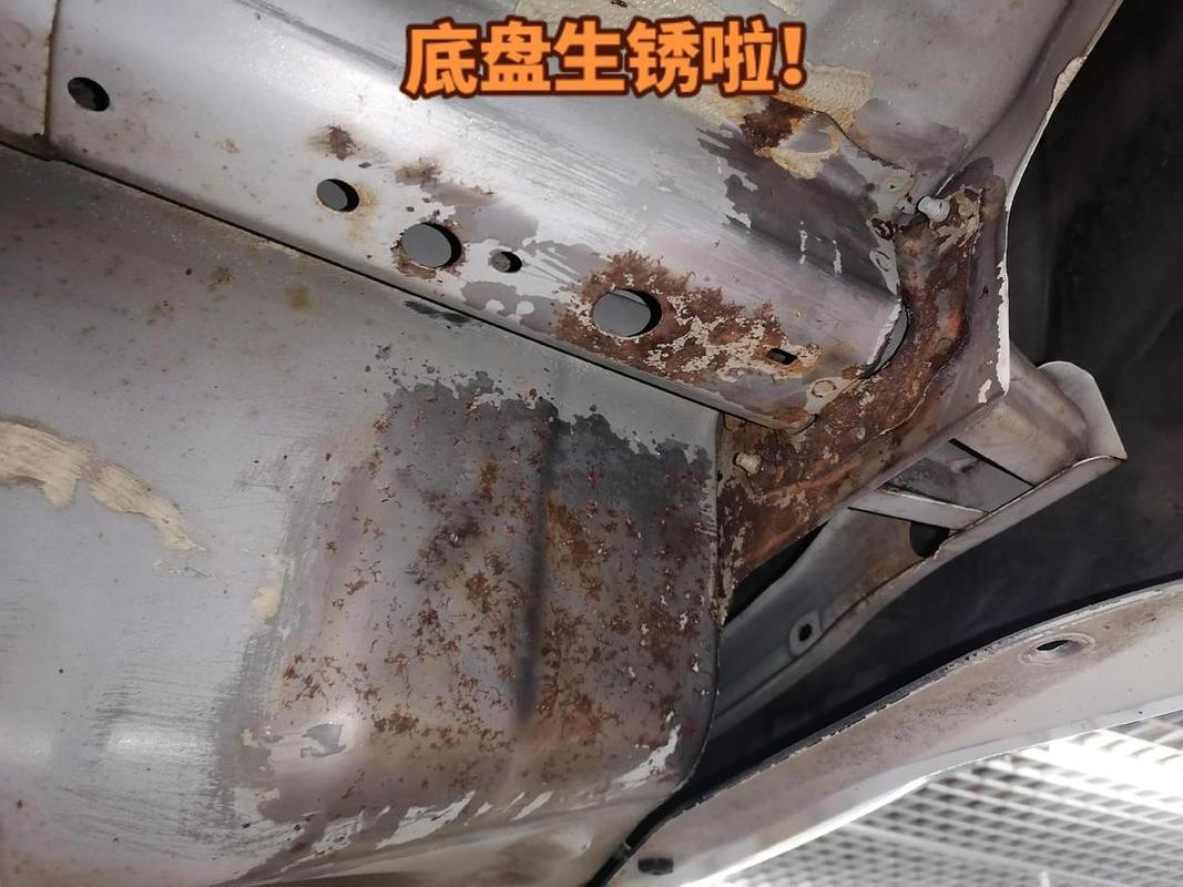 汽车底盘镀锌件无铬钝化膜划痕处腐蚀对比