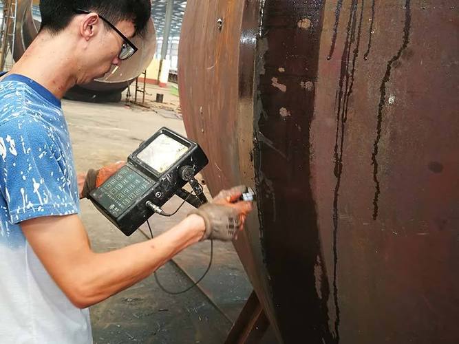 工业焊缝超声检测现场打磨耦合操作