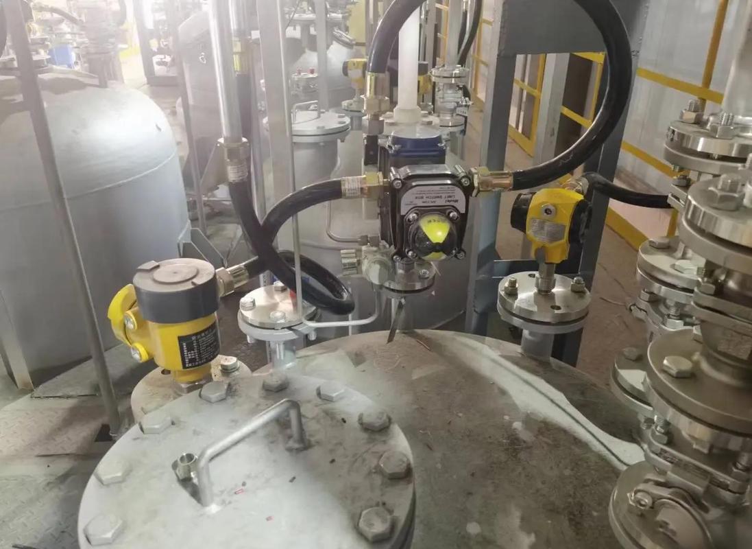 工业CMS系统传感器安装现场图